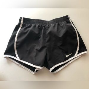 Nike Running Shorts -Girl’s Size 6/7 Years EUC